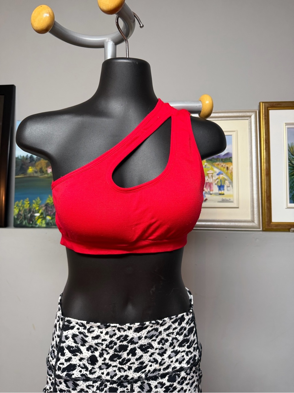 Cutout Ribbed Sports Bra - Red - Picture 3 of 7